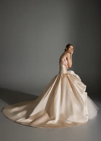 Maison by Lazaro Perez Style #Astor #8 backface vertical thumbnail