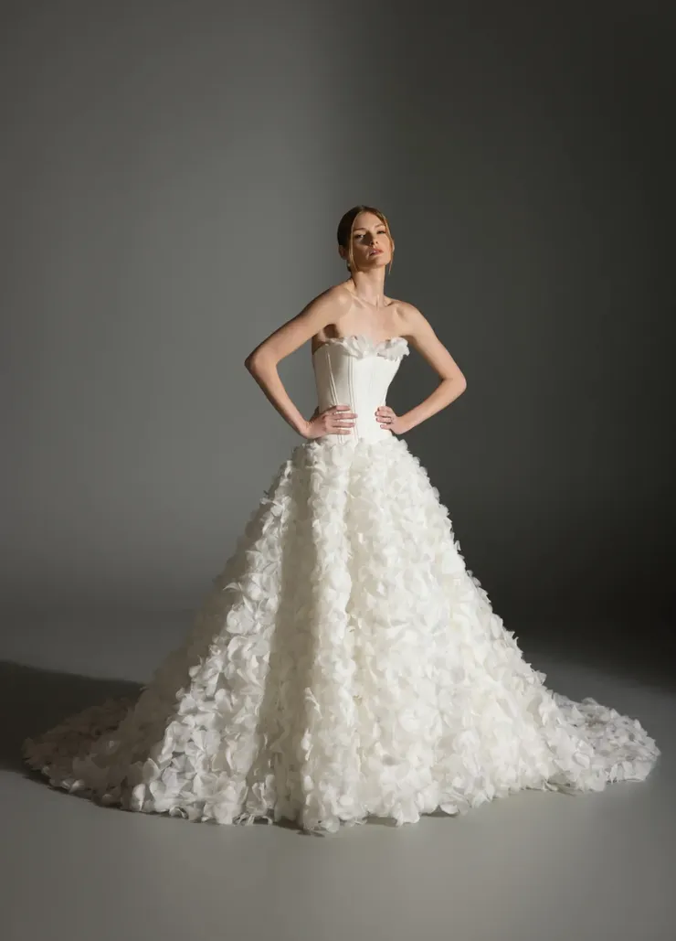 Maison by Lazaro Perez Azalea