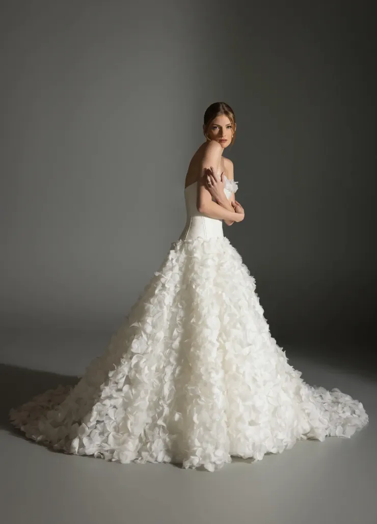 Maison by Lazaro Perez Azalea