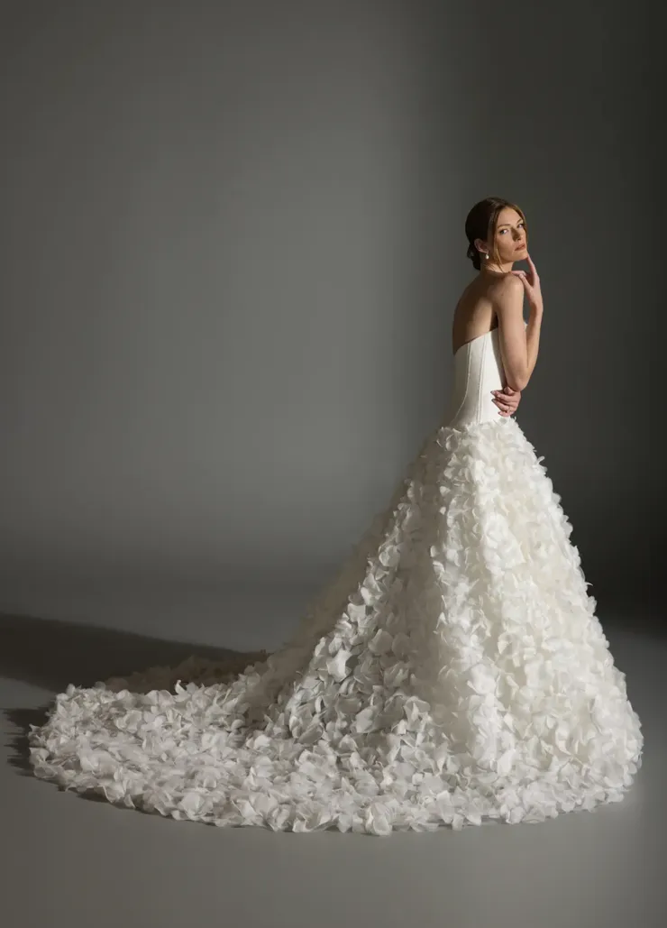Maison by Lazaro Perez Azalea