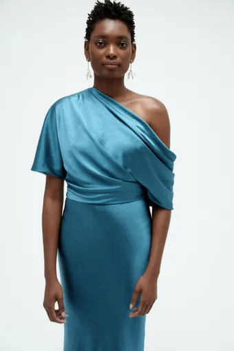 Amsale P941LS #5 frontface vertical cropped thumbnail