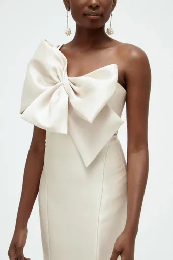 Amsale P965M #5 frontface vertical cropped thumbnail