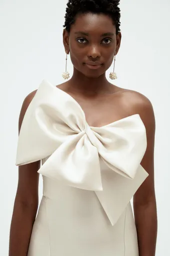 Amsale P965M #4 frontface vertical cropped thumbnail