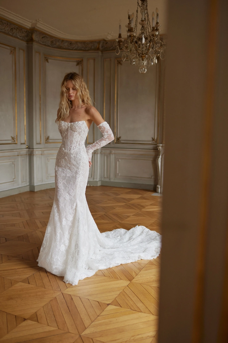 lace strap wedding dress Long Spaghetti Strap Floral Applique Wedding Dress