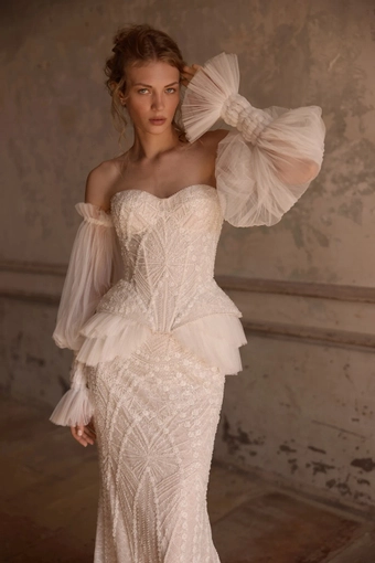 Gloriosa Daria Karlozi #2 frontface vertical cropped thumbnail