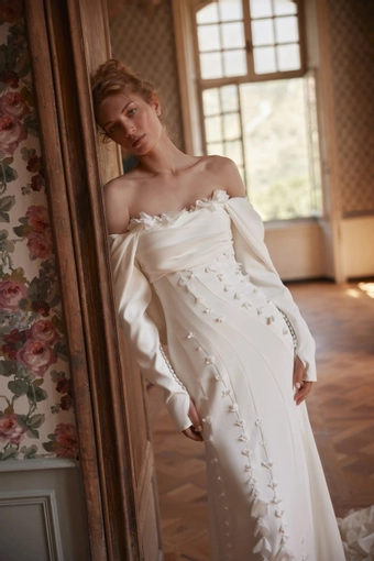 Mimosa Daria Karlozi #2 frontface vertical cropped thumbnail