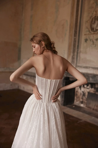 Rosalinda Daria Karlozi #3 backface vertical cropped thumbnail