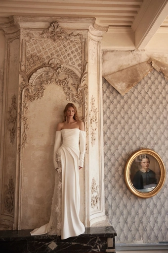 Daria Karlozi 08388 #0 default frontface vertical thumbnail