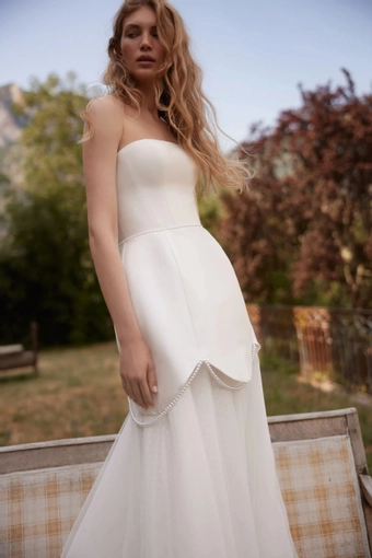 Wisteria Daria Karlozi #5 frontface vertical cropped thumbnail