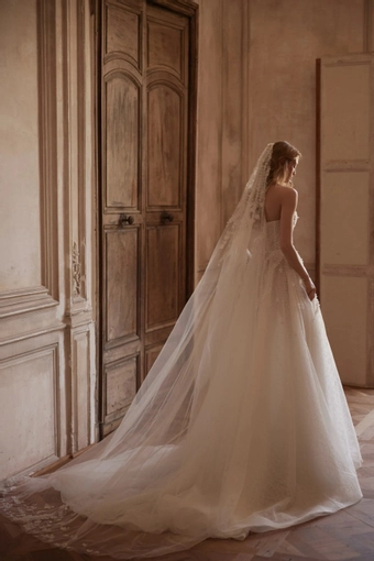 Iris Daria Karlozi #1 backface vertical thumbnail