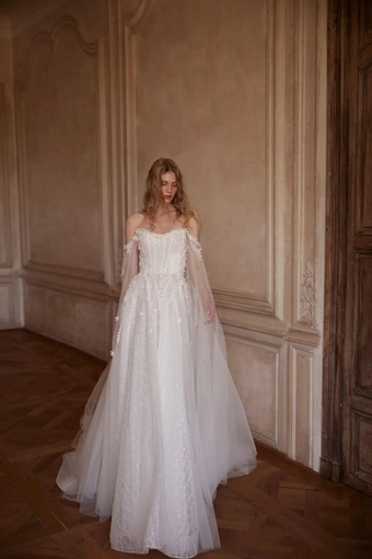 Iris Daria Karlozi #0 default frontface vertical thumbnail