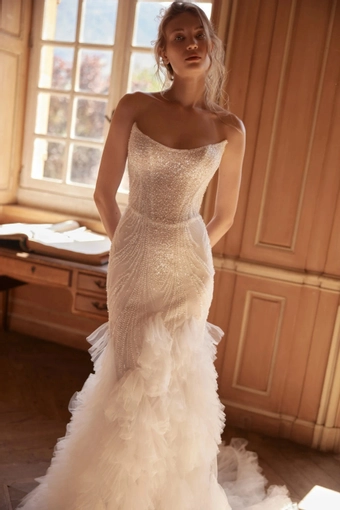 Amaryllis Daria Karlozi #3 frontface vertical cropped thumbnail