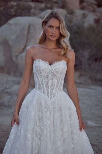 Calla Blanche 126105 #4 frontface vertical cropped thumbnail