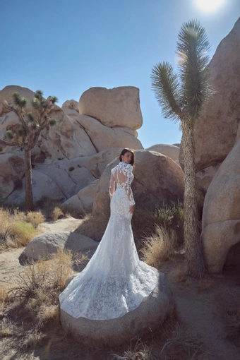 Calla Blanche 126106 #3 backface vertical thumbnail