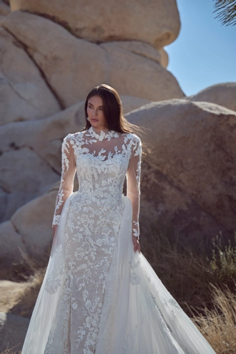 Calla Blanche 126106 #4 frontface vertical cropped thumbnail