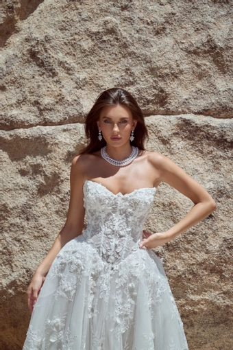 Calla Blanche 126107 #2 frontface vertical cropped thumbnail