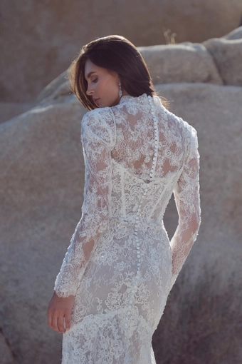 Calla Blanche 126122 #6 backface vertical cropped thumbnail