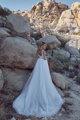 Calla Blanche 126125 #3 default backface vertical thumbnail