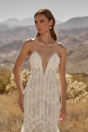 La Perle by Calla Blanche LP2619 #3 frontface vertical cropped thumbnail