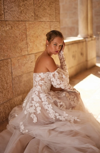 Arava Polak Angelique #3 backface vertical cropped thumbnail