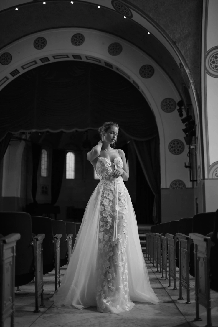 Arava Polak Zoya Default Image