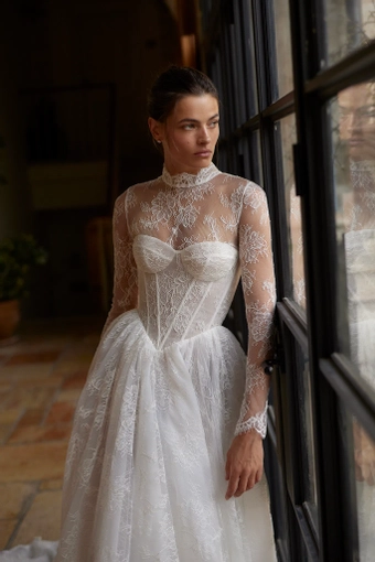 Arava Polak Delphine #5 frontface vertical cropped thumbnail