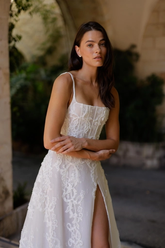 Arava Polak Diane #2 frontface vertical cropped thumbnail