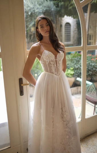 Arava Polak Fleur #4 frontface vertical cropped thumbnail