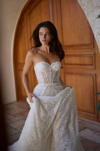 Arava Polak Leni #3 frontface vertical cropped thumbnail