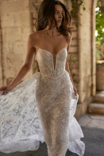 Arava Polak Mallory #3 frontface vertical cropped thumbnail