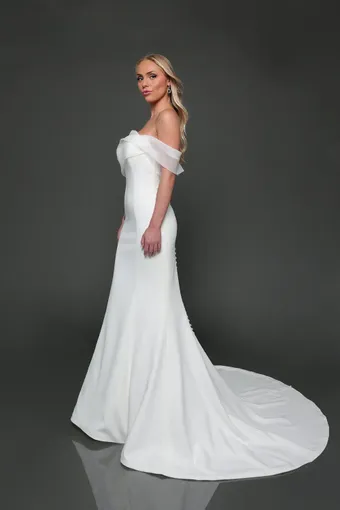 Robert Bullock Style NO. Grenada #4 frontface vertical thumbnail