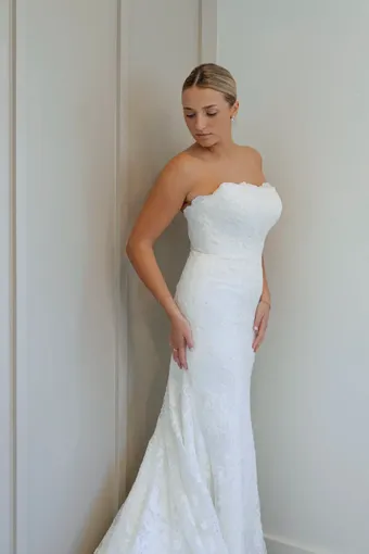 Robert Bullock Style NO. Lisbon #3 frontface vertical cropped thumbnail