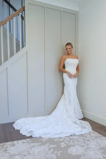 Robert Bullock Style NO. Lisbon #2 frontface vertical thumbnail