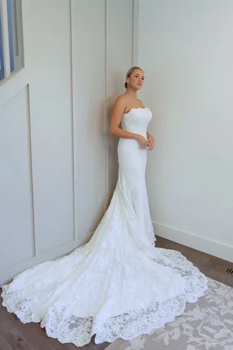 Robert Bullock Style NO. Lisbon #1 frontface vertical thumbnail