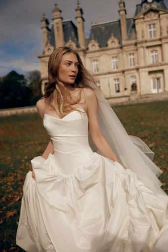 Lihi Hod Anais #2 frontface vertical cropped thumbnail