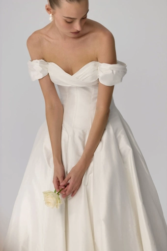 Lihi Hod White Orchid #2 frontface vertical cropped thumbnail