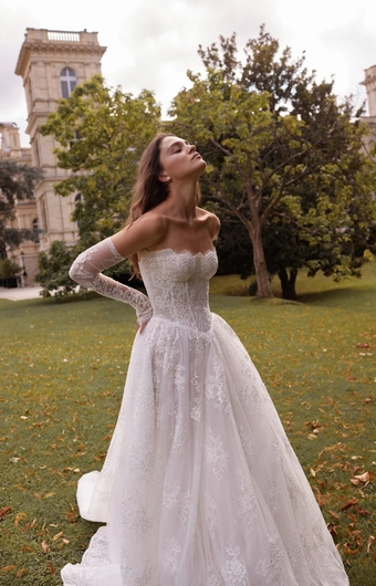 Arava Polak Elise #4 frontface vertical cropped thumbnail