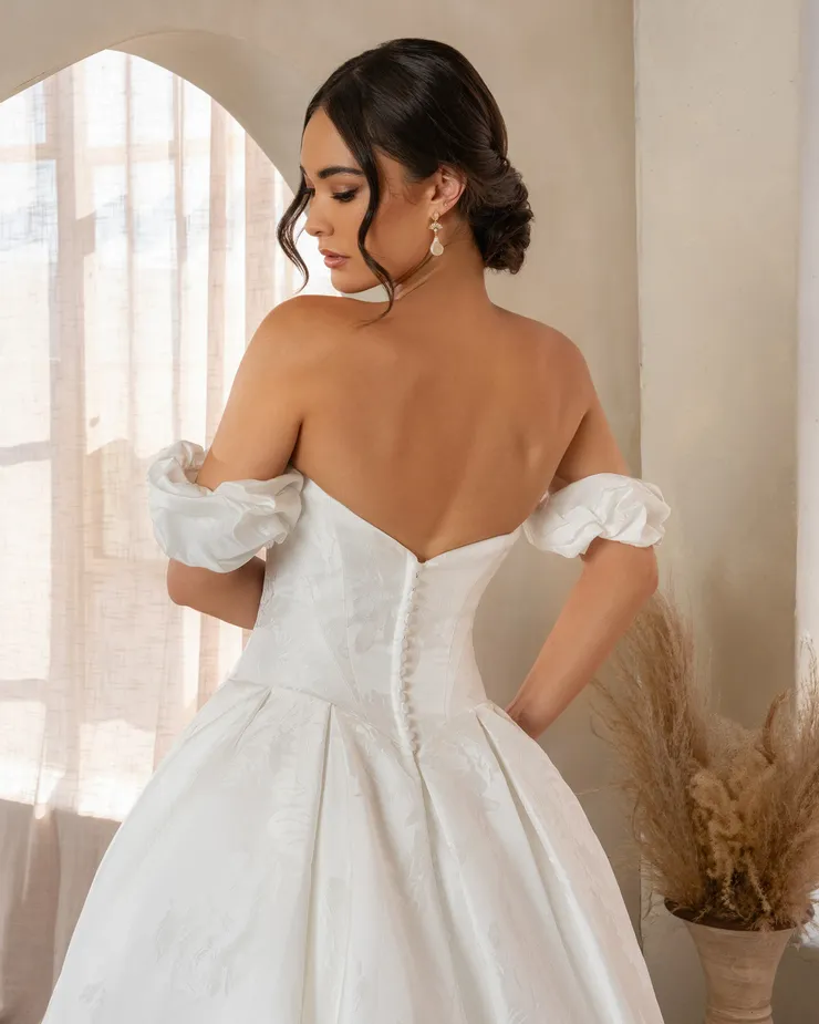 Kitty Chen Ariah H2633