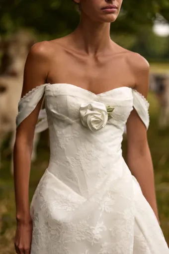 Milla by Lorenzo Rossi Averra #2 frontface vertical cropped thumbnail