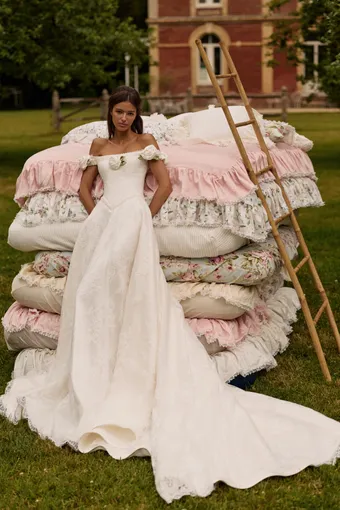 Milla by Lorenzo Rossi Corvelle #0 default frontface vertical thumbnail