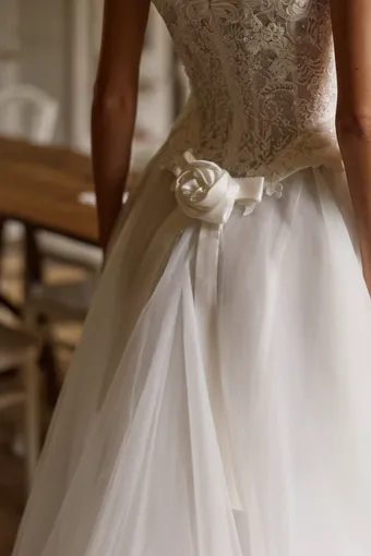 Milla by Lorenzo Rossi Dawnelle #3 backface vertical cropped thumbnail