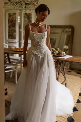 Milla by Lorenzo Rossi Dawnelle #2 frontface vertical cropped thumbnail