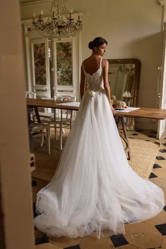 Milla by Lorenzo Rossi Dawnelle #1 default backface vertical thumbnail