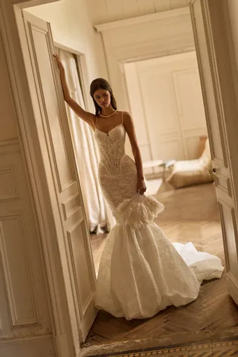 Milla by Lorenzo Rossi Elanoria #1 frontface vertical thumbnail