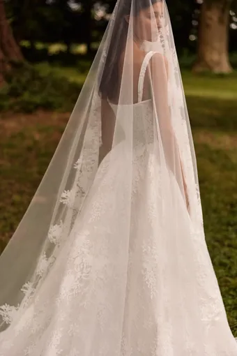 Milla by Lorenzo Rossi Elisora #5 backface vertical cropped thumbnail