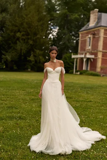 Milla by Lorenzo Rossi Elurielle #0 default frontface vertical thumbnail