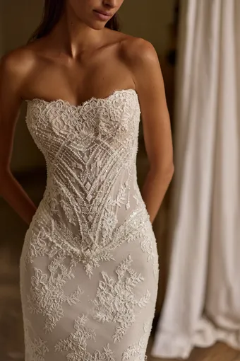 Milla by Lorenzo Rossi Gleam #6 frontface vertical cropped thumbnail