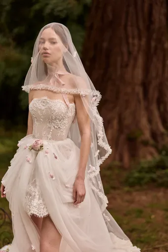 Milla by Lorenzo Rossi Jolavie #4 frontface vertical cropped thumbnail