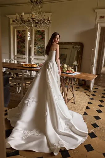 Milla by Lorenzo Rossi Miloura #2 default backface vertical thumbnail