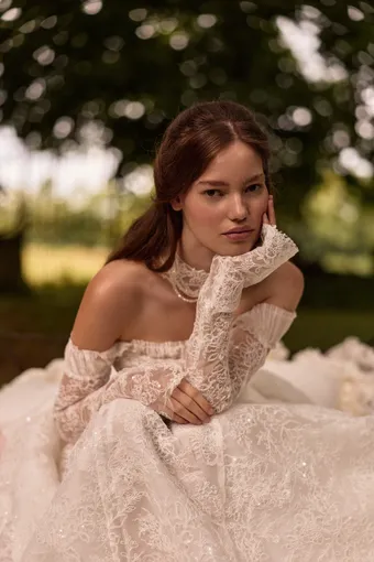 Milla by Lorenzo Rossi Qirelle #4 frontface vertical cropped thumbnail